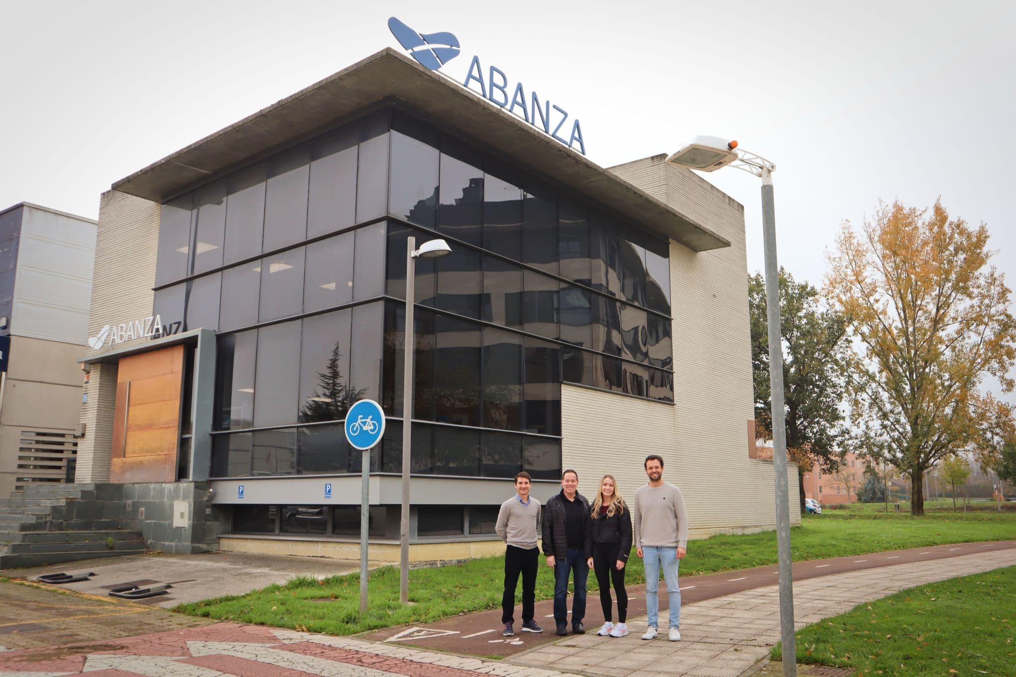 Dr. Larry Padgett Joins ABANZA Engineering Team for Innovation Session